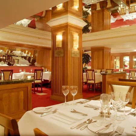 Killarney Plaza Hotel & Spa Hotel