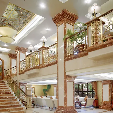 Killarney Plaza Hotel & Spa Hotel