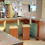 Plaza & فندق كيلارني