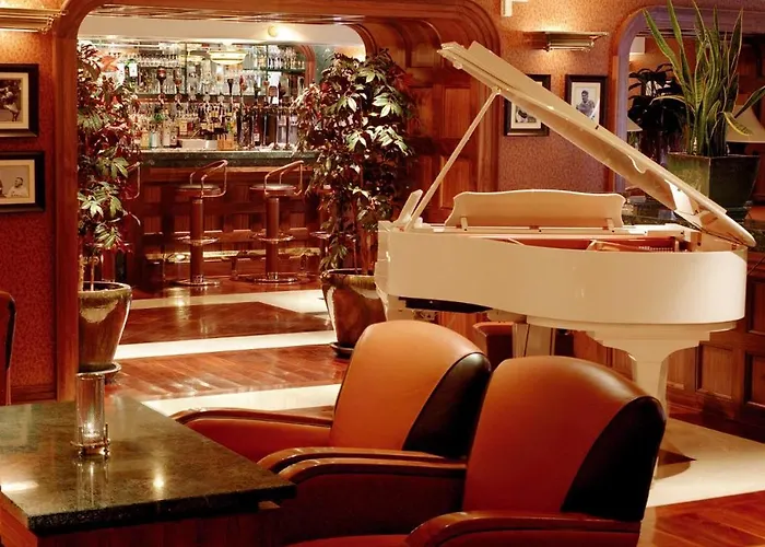 Plaza & Отель 4*