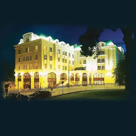 Hotel Plaza &