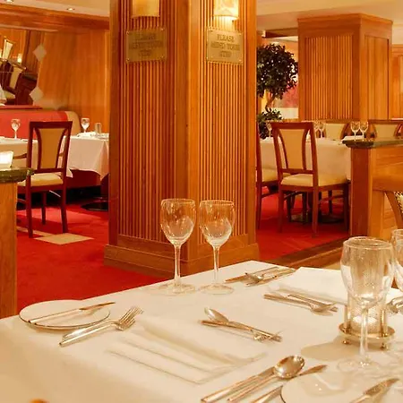 Hotel Plaza & 4*