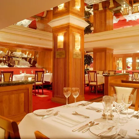 Killarney Plaza Hotel & Spa Hotel